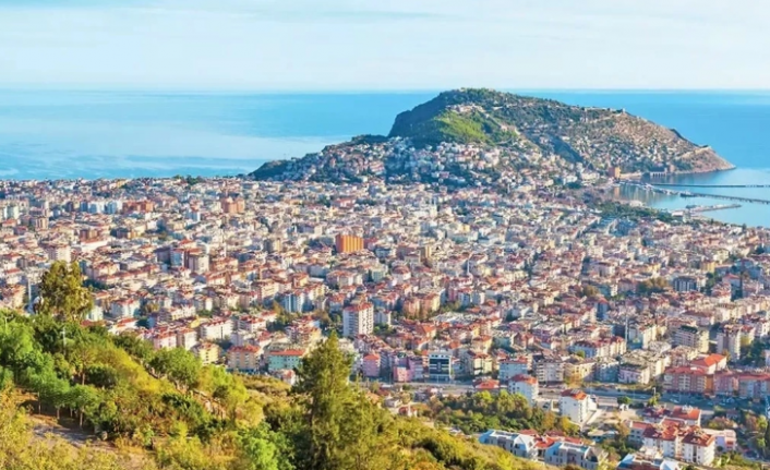 Alanya'da esnaf sadece kiraya çalışıyor