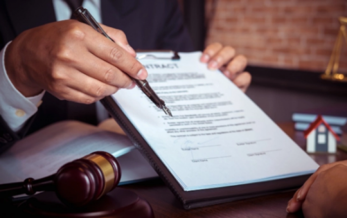 Antalya ve Alanya’da boş kağıda imza atmaya zorluyorlar