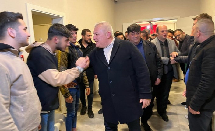 Mehmet Şahin'den rekor: Hafta sonu 15 mahallede binlerce vatandaşla kucaklaştı 