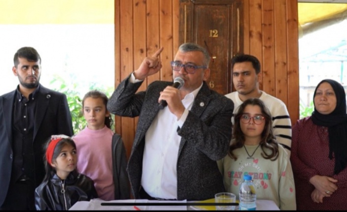 Ömer Zavlak eleştirip CHP'den istifa etti