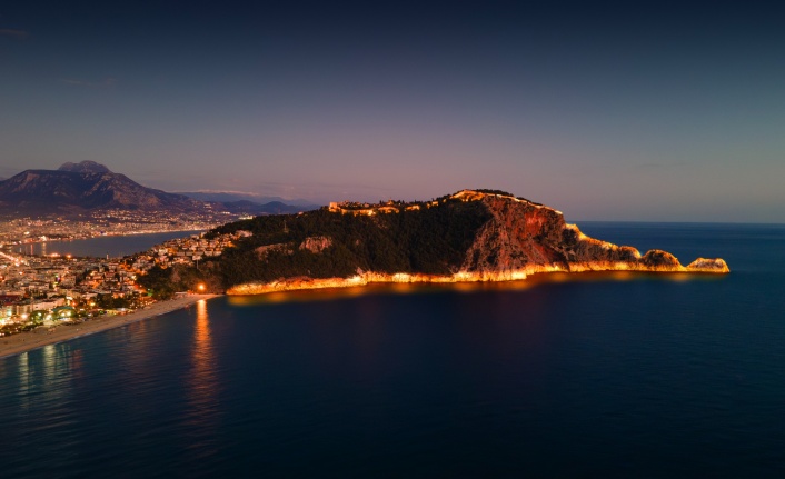 Şahin'den Alanya Kalesi’ne Aydınlatma Projesi