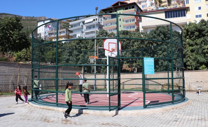 Alanya Belediyesi kente yeni çocuk parkları kazandırmaya devam ediyor