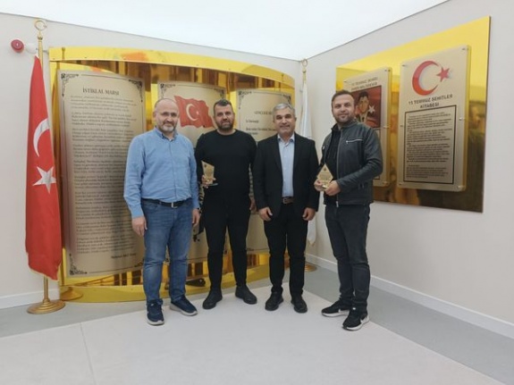 Alanya Halk Eğitim Merkezi Müdürü Yıldırım'dan teşekkür plaketi