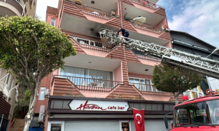 Alanya’da apartman yangını panik yarattı