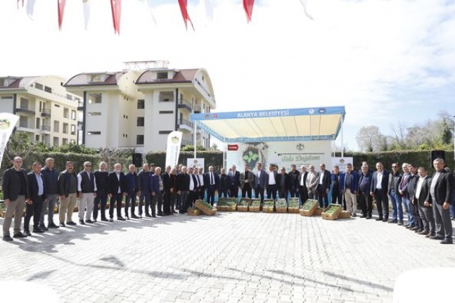 Başkan Yücel'den üreticilere 500 bin ücretsiz fidan desteği