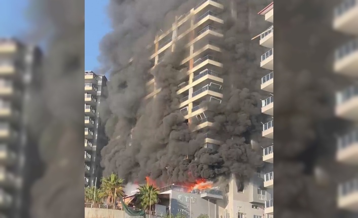 Alanya'da apartman alev topuna döndü