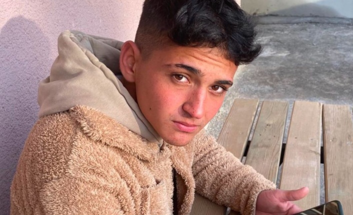 Kayıp genç muz sırasında asılı halde bulundu