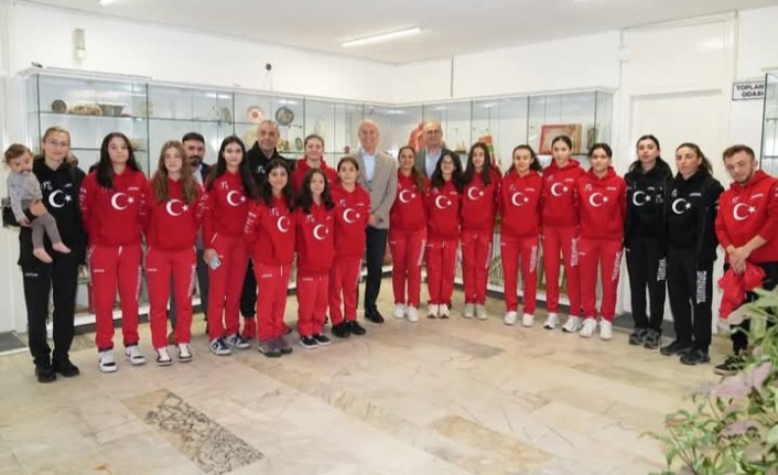 Özçelik'ten milli sporcularımıza başarı dileği