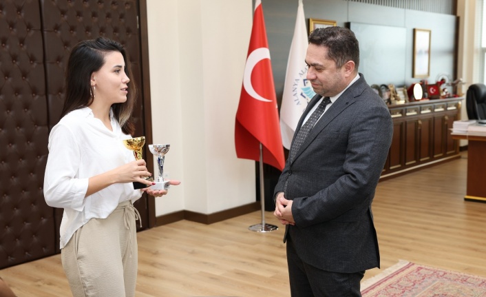 Şampiyondan rektöre ziyaret