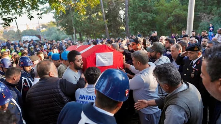 Alanya şehidini dualarla uğurladı