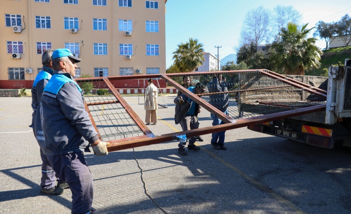 Başkan Özçelik'ten eğitime destek