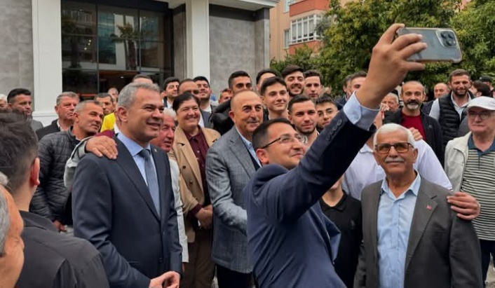 Alanya Ak Parti'de bayram coşkusu