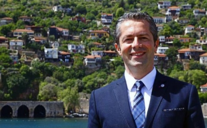 Alanya'da beton fiyatı krizi! Küçüker'den bakana çağrı