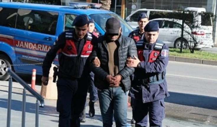 Alanya'da gözaltına alınan 7 tefeci şüphelisi adliyede