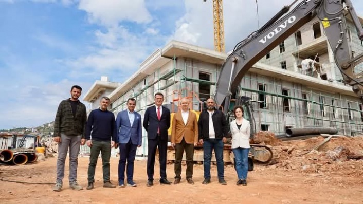 Alanya'nın yeni hükümet konağına Özçelik desteği