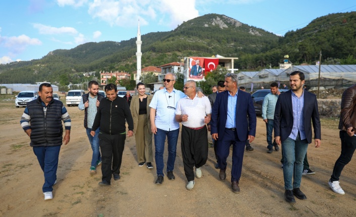 Başkan Özçelik Elikesik mahalle sakinleriyle buluştu