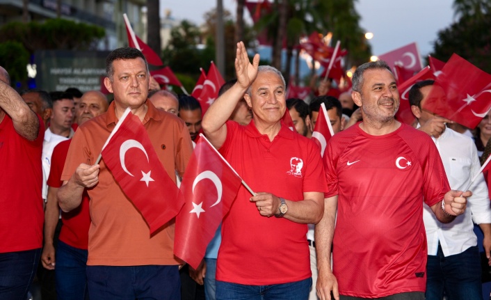 Alanya sokaklarında bayram coşkusu