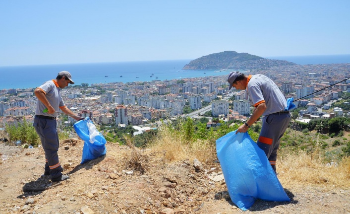 Alanya Belediyesi'nden 4×4'lük temizlik hizmeti
