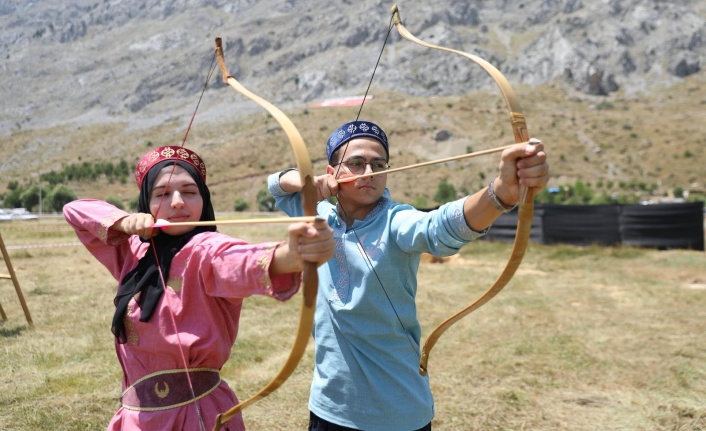 Gökbelde spor, kültür ve dostluk bir arada