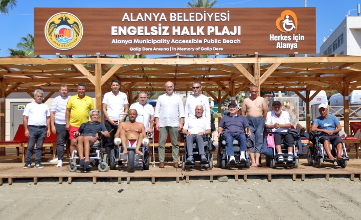 Alanya Belediyesi Engelsiz Halk Plajı'na yoğun ilgi