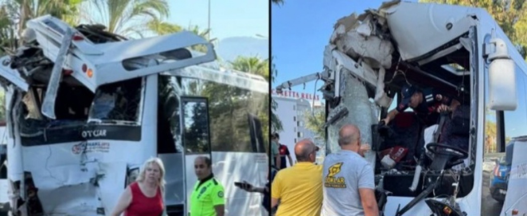 Alanya'da minibüsler çarpıştı; 2'si ağır 15 yaralı var