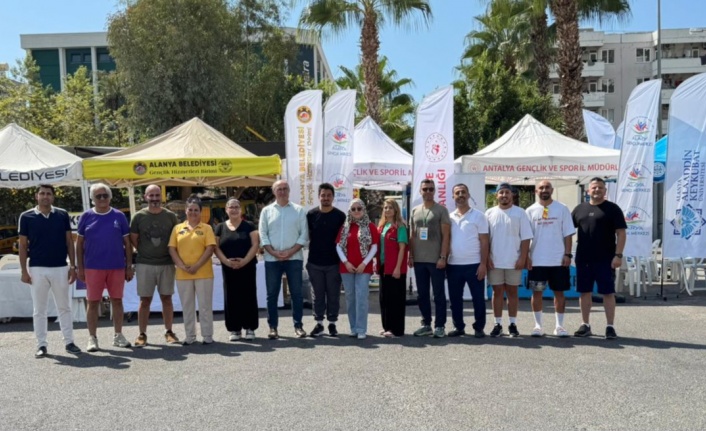 Alanya'da üniversite öğrencilerine sıcak karşılama