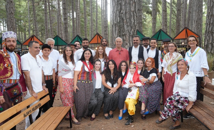 Gedevette tarih ve günümüz bir arada yaşandı