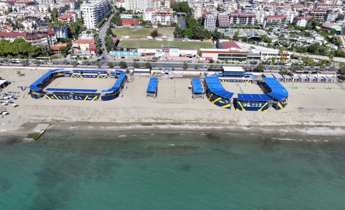 Alanya Belediyesi'nden plajda ücretsiz plaj voleybolu turnuvası