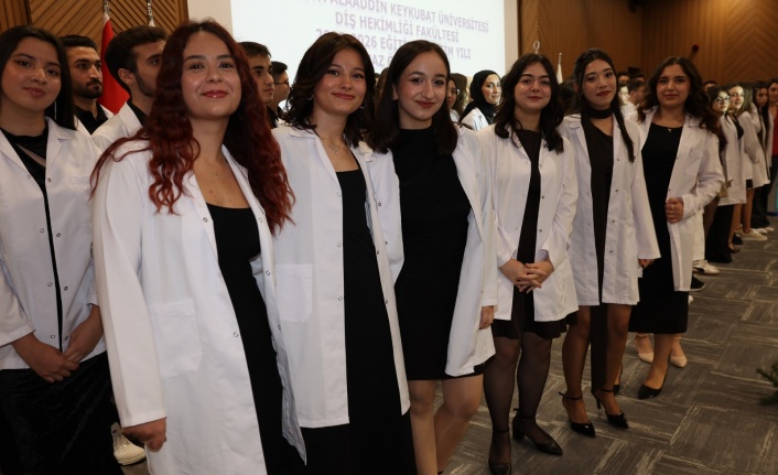 Geleceğin diş hekimlerinin önlük heyecanı