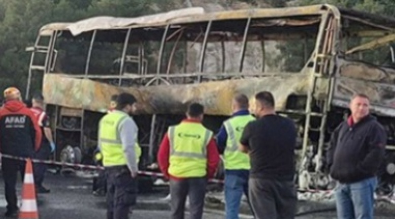 Otobüs faciası Alanya'ya ateş düşürdü! 3 ölü var