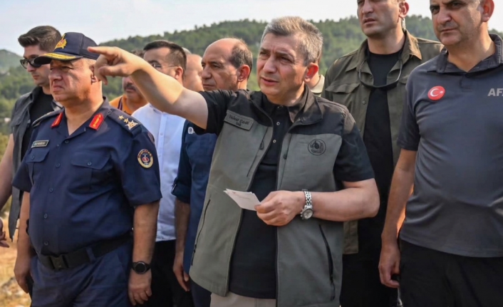 Antalya Valisi Şahin Alanya yangın yönetim merkezi’nde!