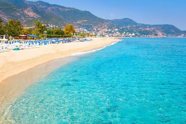 Antalya'da aşırı sıcak alarmı: Hissedilen sıcaklık 54 dereceye ulaşacak!