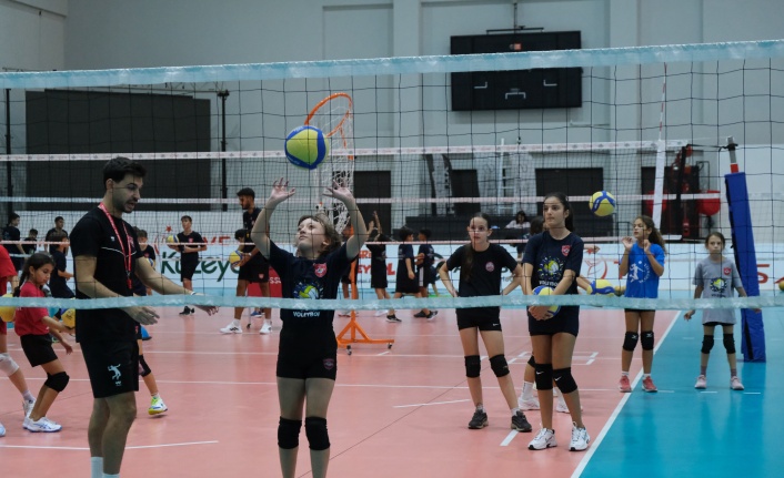 Alanya Belediyespor Kız Proje Grubu çalışmalarını sürdürüyor