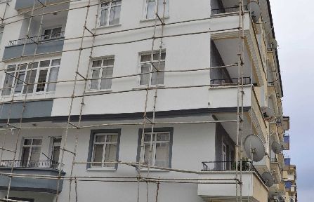 Akşehir’de İnşaattan Düşen İşçi Hayatını Kaybetti 