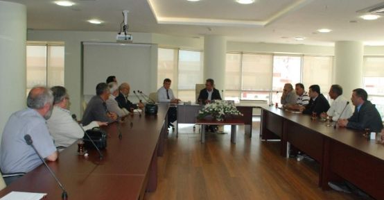 Başkan Hançerli Muhtarlarla Belediye Çalışmalarını Değerlendirdi 