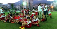 MİNİK FUTBOLCULAR SERTİFİKA ALDI