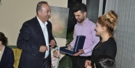 ÇAVUŞOĞLU'NDAN O AİLEYE ZİYARET