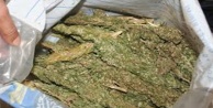 5 KİLO ESRARLA YAKALANDI