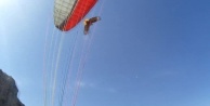 YAMAÇ PARAŞÜTÇÜSÜ KARTAL SALDIRISINA UĞRADI
