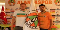 ALANYASPOR'DA ÇİFTE İMZA