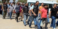 ÖRGÜTE ÖĞRENCİ KAZANDIRAN 33 FETÖ'CÜ TUTUKLANDI