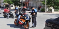 Motorsiklet sürücülerine sıkı takip