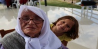 Torununun torunuyla aynı karede buluştu