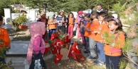 Öğrenciler  Şehit Ağaroğlu’nun mezarını ziyaret etti