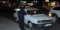 Trafikten men edilen araç, polisi alarma geçirdi