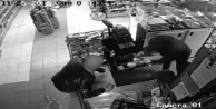 Yüzsüz hırsızlar kameraya yakalandı