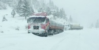 Karda mahsur kalanları AFAD kurtardı