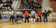 Voleybolcular sevindirdi