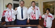 Muay Thai sporcuları Erdoğan'ı ziyaret etti
