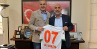 Akkaya’ya Alanyaspor forması